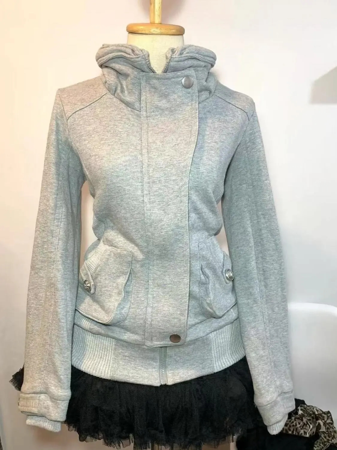 Retro Gray Sweatshirt For Wome – Vintage Zip Hoodie Bewertung und Preis